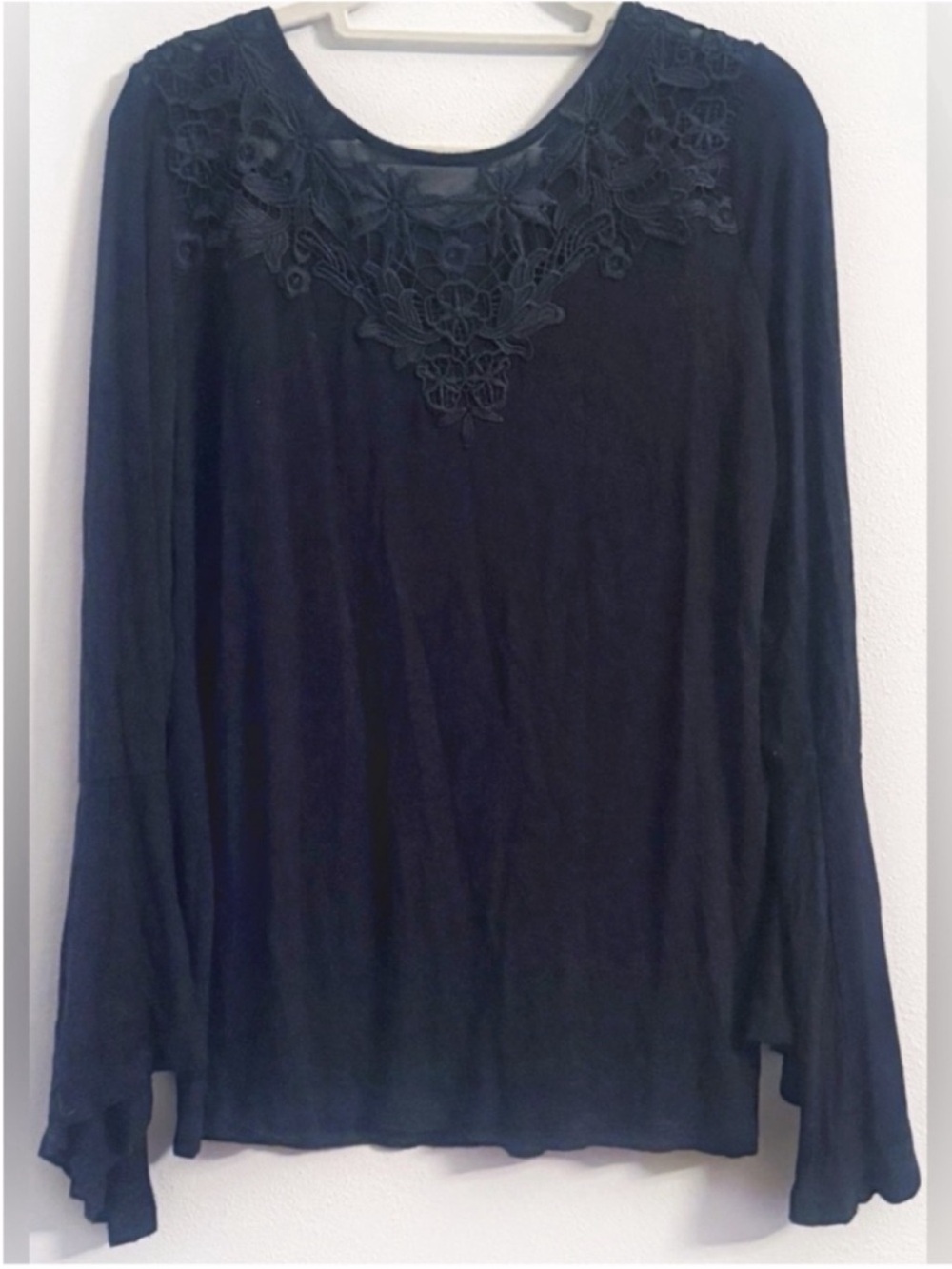 Midnight Velvet Women's Black Lace Neckline Long Sleeve Blouse Size Large - Picture 2 of 5